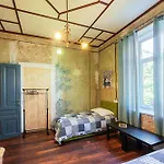 Guest House 32