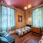 Guest House 32